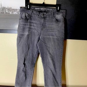 Old Navy Skinny Jeans Gray Women’s Size 14